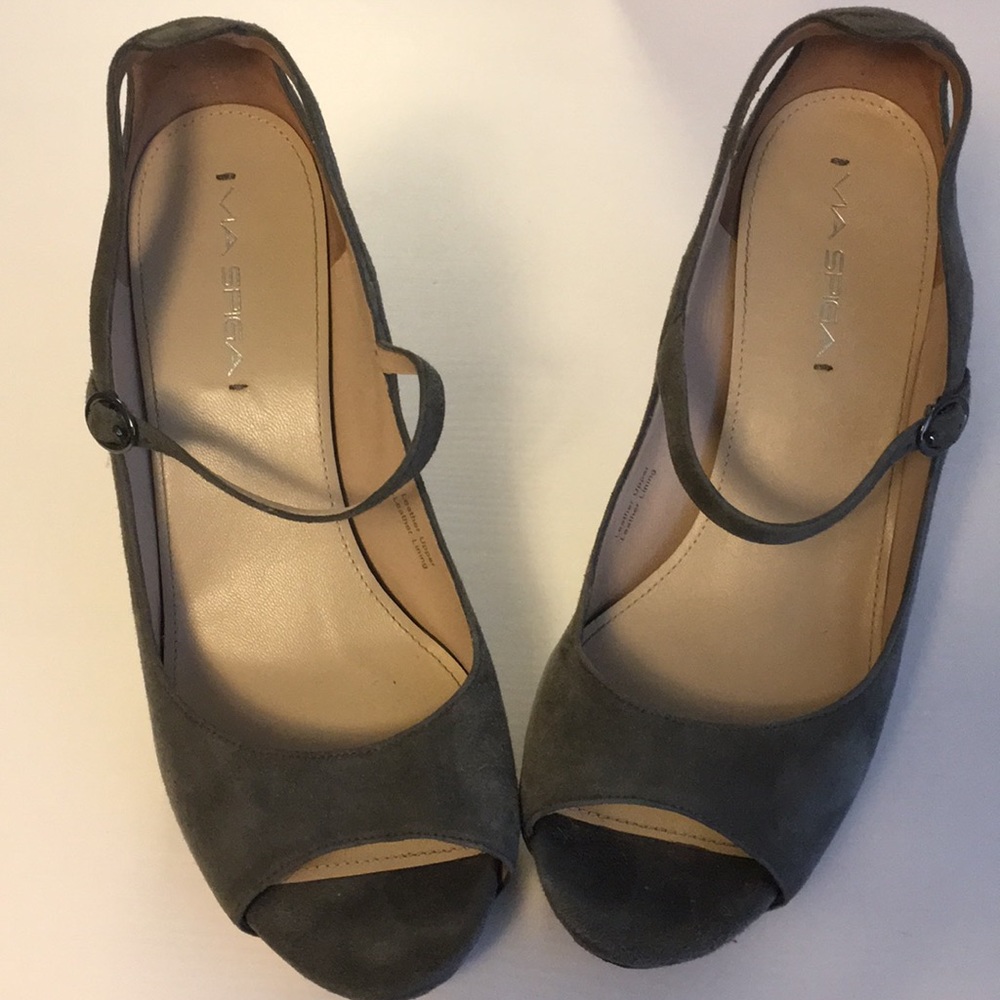 Via spiga grey suede Mary Jane heels